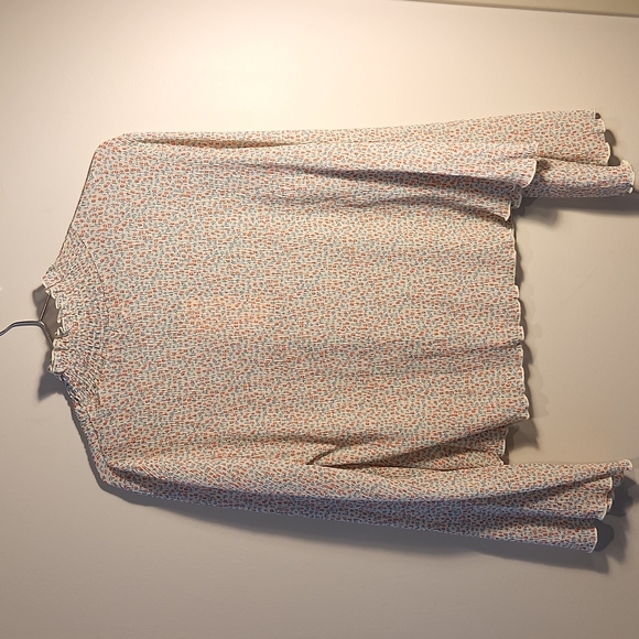 Floral long sleeve turtleneck - Picture 3 of 3